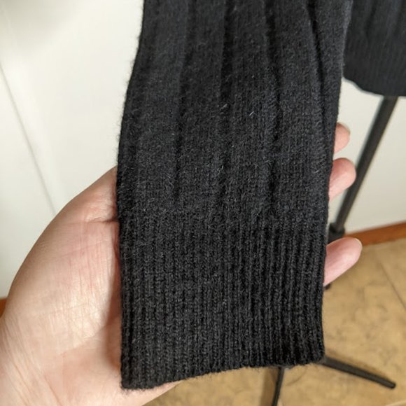 Richards & Jones Wool Blend Mock Neck Sweater. Size M. - Picture 9 of 13